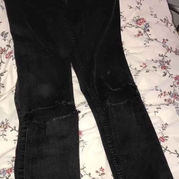 Hollister Knee Ripped Black Super Skinny Jeans - Picture 2 of 2